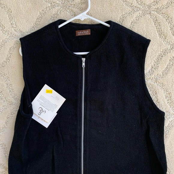 Rusk and Finch New Zealand Wool Sweater Vest with Zipper - Picture 5 of 6